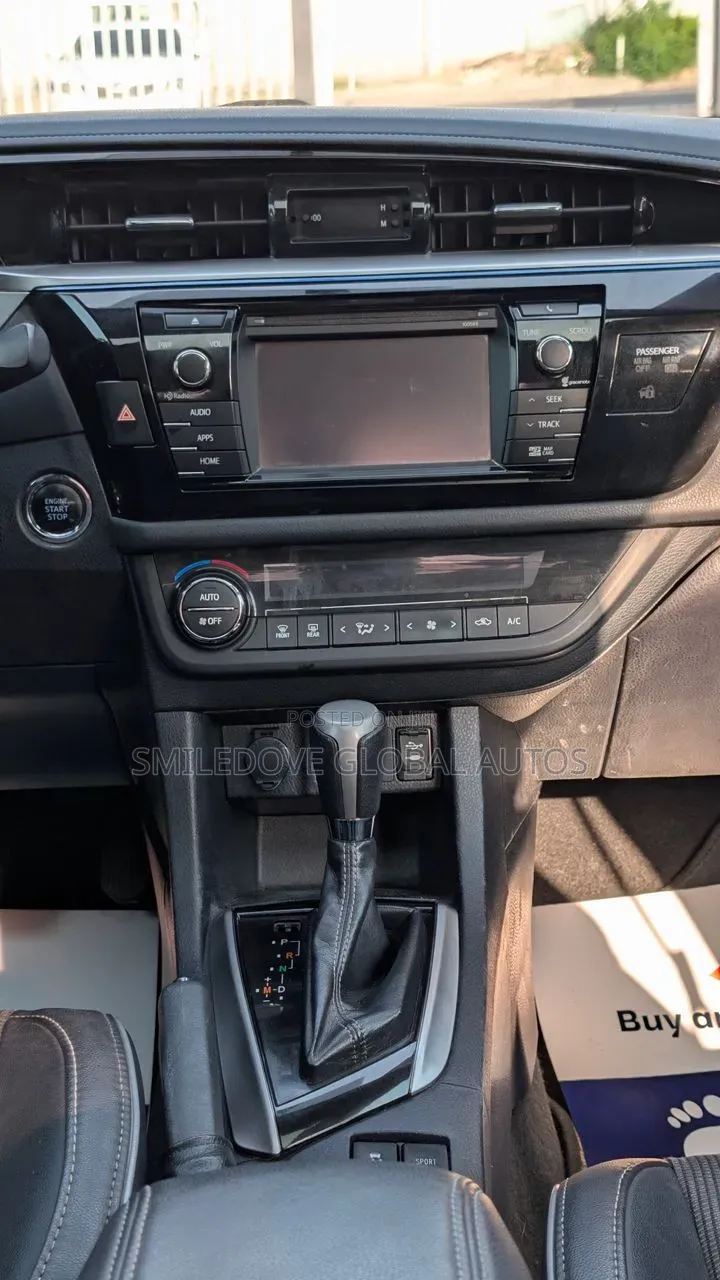 Toyota Corolla 2016 Red