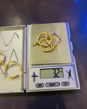 Brand New Italian Gold Earrings Pendant