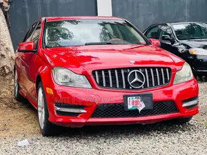 Mercedes-Benz C300 2012 Red