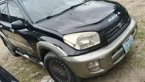 Toyota RAV4 2002 Black