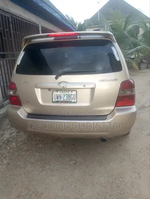 Toyota Highlander Limited V6 2005 Gold