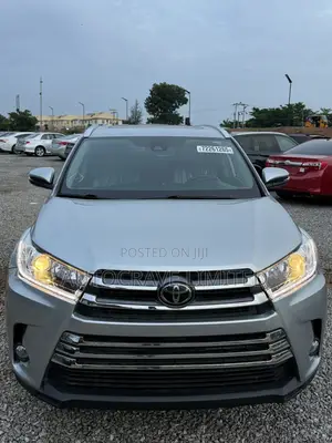 Toyota Highlander XLE 2019 Silver