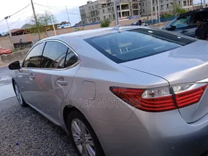 Lexus ES 2013 Silver