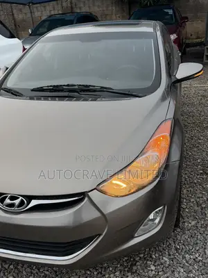 Hyundai Elantra Limited Sedan FWD (1.8L 4cyl 6A) 2013 Brown