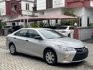 Toyota Camry 2017 Silver