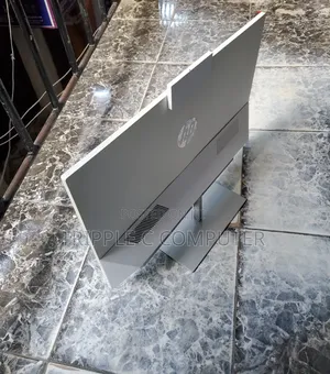 Desktop Computer HP Pavilion 27 8GB Intel Core i5 HDD 1T