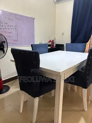 Neatly Used Dinning Set for Sale!