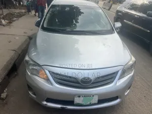 Toyota Corolla 2012 Silver
