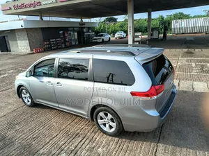 Toyota Sienna XLE 7 Passenger 2011 Silver