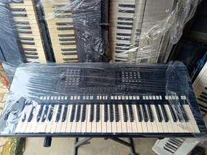 Yamaha PSR-S775 Arranger Workstation Keyboard