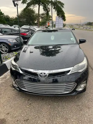 Toyota Avalon XLE Premium Sedan FWD (3.5L 6cyl 6A) 2013 Black
