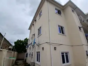 3bdrm Block of Flats in FHA for sale