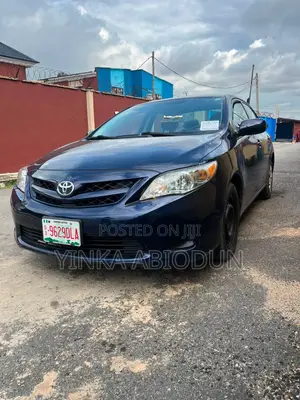 Toyota Corolla L 4-Speed Automatic 2013 Blue