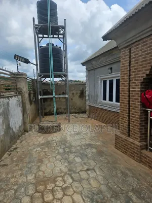 3bdrm Block of Flats in Onala, Akala Express for rent