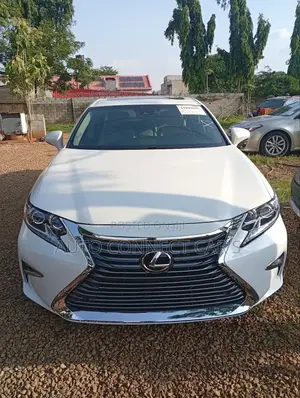 Lexus ES 350 FWD 2016 White