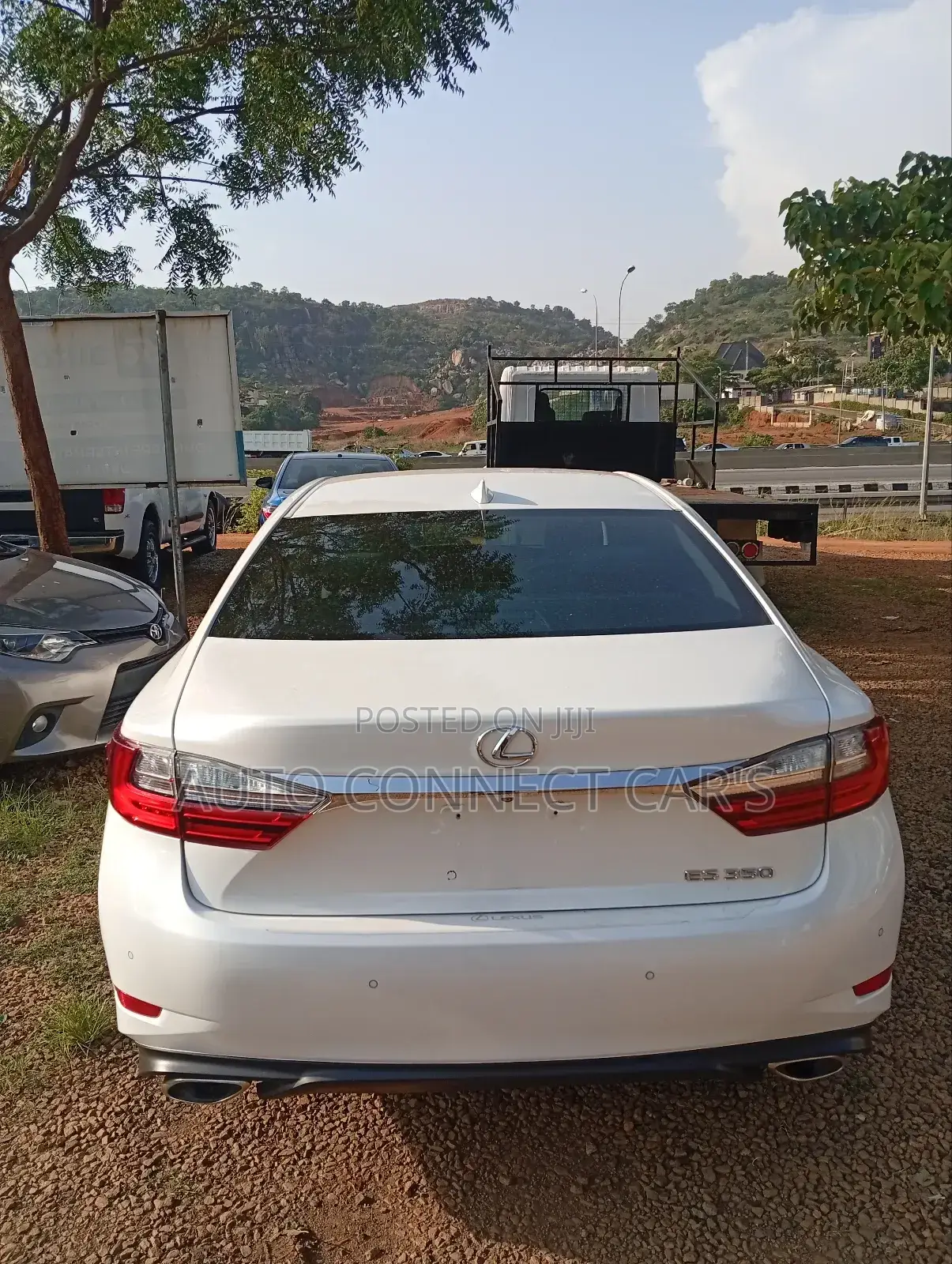 Lexus ES 350 FWD 2016 White