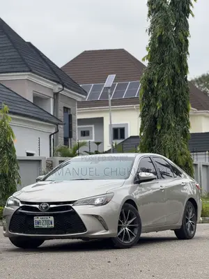 Toyota Camry XSE V6 4dr Sedan (3.5L 6cyl 6A) 2016 Gold