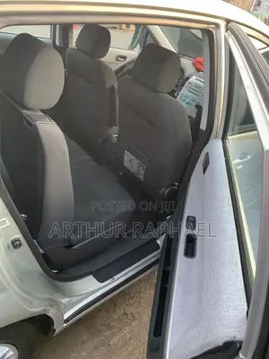 Toyota Verso 1.8 2010 Silver