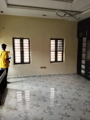 5bdrm Block of Flats in Bodija for rent