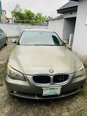 BMW 545i 2002 Gold