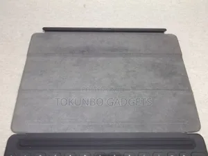 Apple Smart Keyboard for iPad Pro 9.7/10.5"/ iPad 7 8 9/Air 3rd Gen