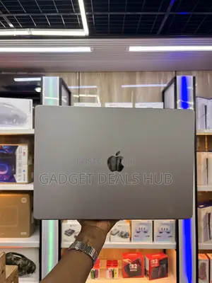 Laptop Apple MacBook Pro 2020 M1 32GB Apple M1 Pro HDD+SSD 512GB