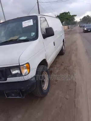 Ford E-250 2003 White