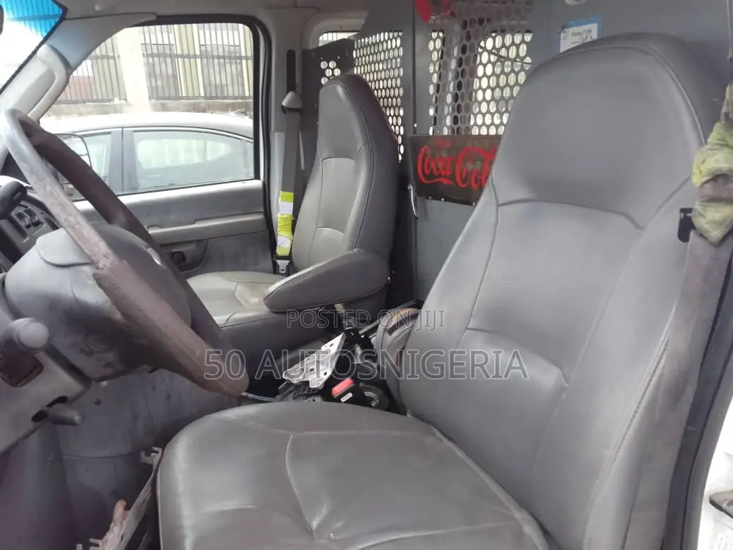 Ford E-250 2003 White