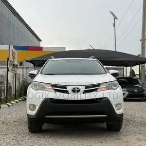 Toyota RAV4 Limited AWD (2.5L 4cyl 6A) 2013 White