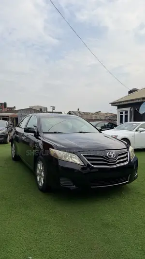 Toyota Camry LE V6 4dr Sedan (3.5L 6cyl 6AM) 2010 Black