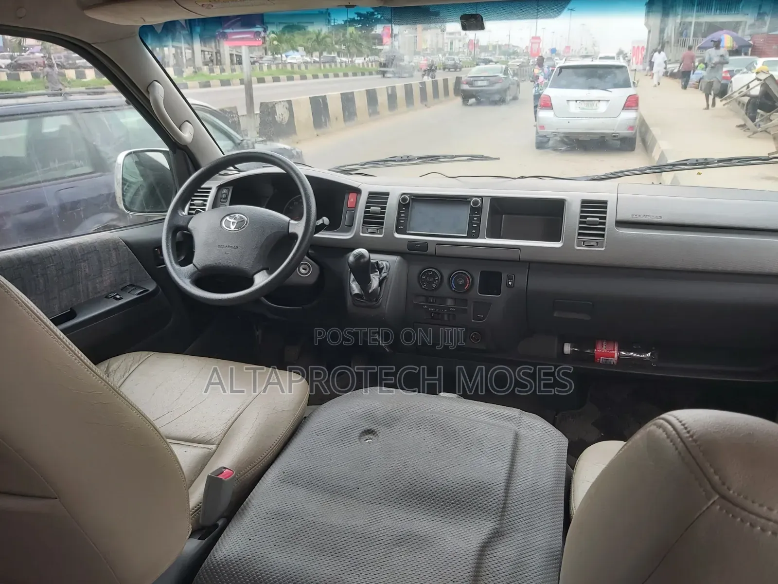 Toyota HiAce 2016 White