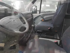 Mercedes-Benz Sprinter 2005 Red