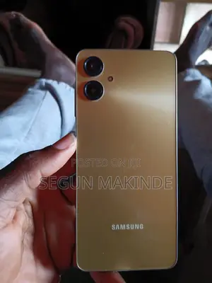 Samsung Galaxy A06 128 GB Gold