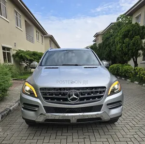 Mercedes-Benz M Class ML350 4MATIC 4dr SUV AWD (3.5L 6cyl 7A) 2014