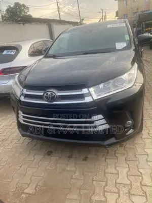 Toyota Highlander LE 2019 Black