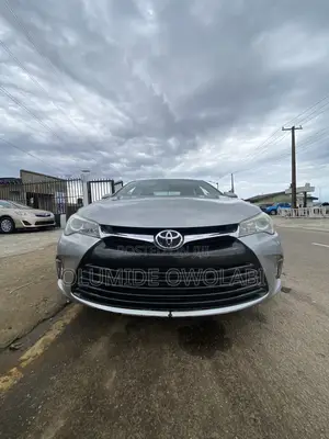 Toyota Camry LE 4dr Sedan (2.5L 4cyl 6A) 2015 Silver