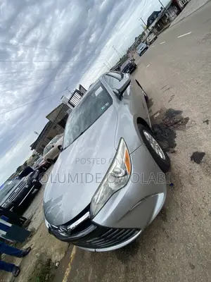 Toyota Camry LE 4dr Sedan (2.5L 4cyl 6A) 2015 Silver