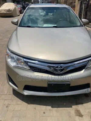 Toyota Camry 2014 Gold