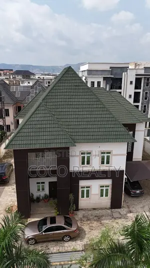 8bdrm Duplex in Jahi for sale