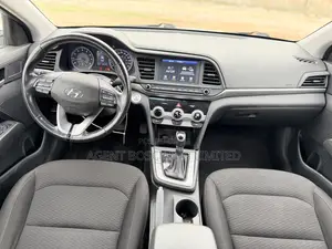 Hyundai Elantra Value Edition 2019 White