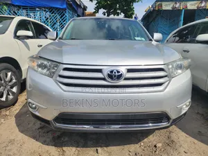 Toyota Highlander 2013 Silver