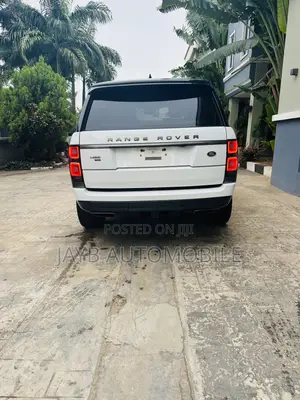 Land Rover Range Rover P400 SE SWB 2022 White