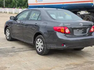 Toyota Corolla LE 4dr Sedan (1.8L 4cyl 4A) 2010 Black