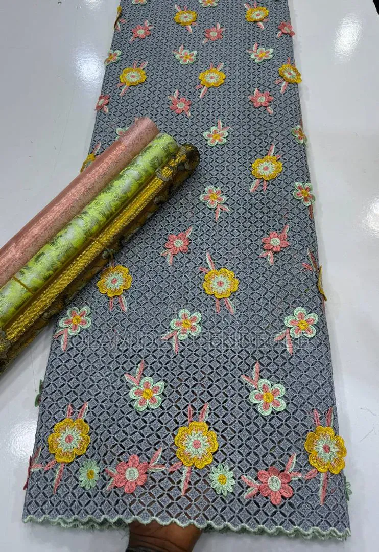 Gulpure Petals Lace