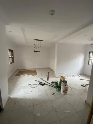 3bdrm Duplex in Jakande for rent