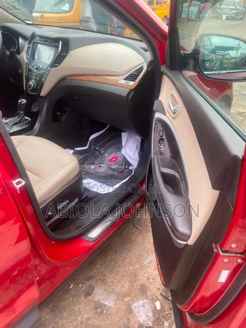 Hyundai Santa Fe 2015 Red