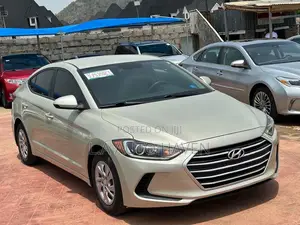 Hyundai Elantra 2017 Gold