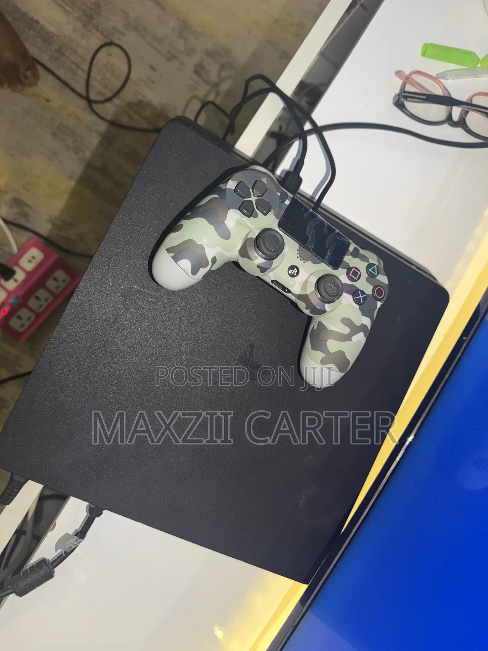 Play Station 4