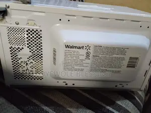 Walmart Microwave (700 Watts)