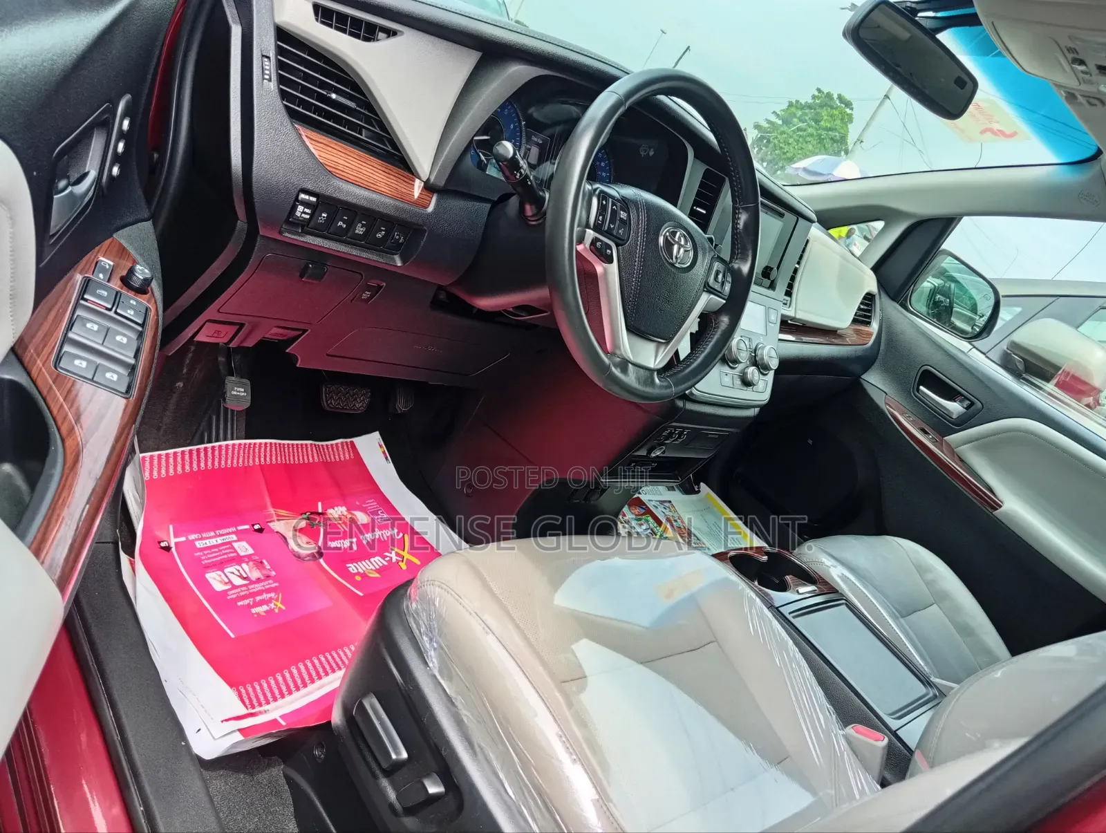 Toyota Sienna 2017 Red
